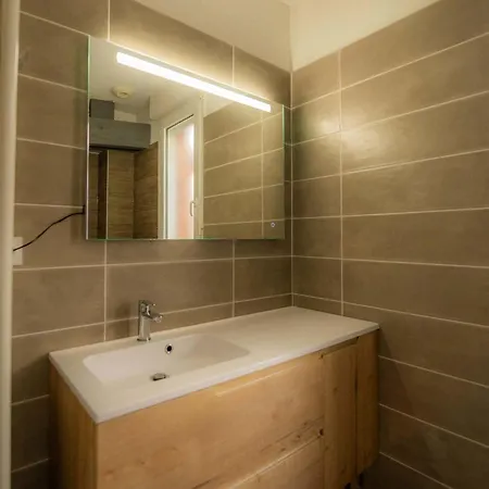 Daire Cozy Nest Near La Bastide Bordeaux