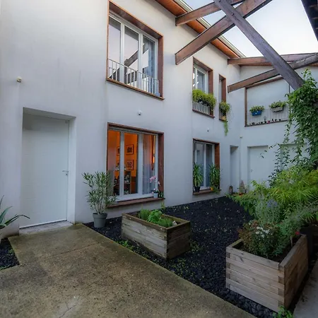 Daire Cozy Nest Near La Bastide Bordeaux